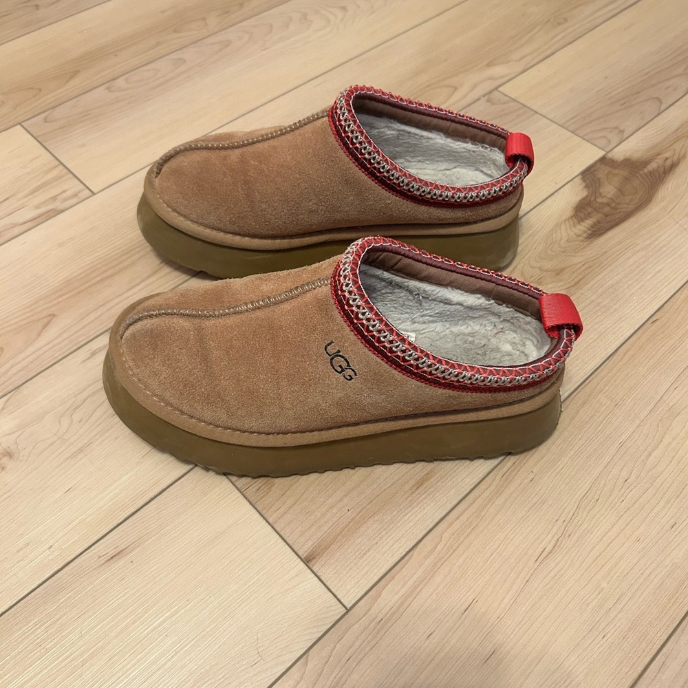 UGG Women’s Tan Slip-On Shoes Platforms